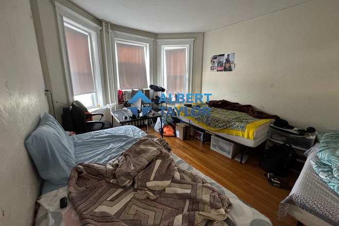 Bedroom - Modern 1 Bed on Boylston!! Apartments