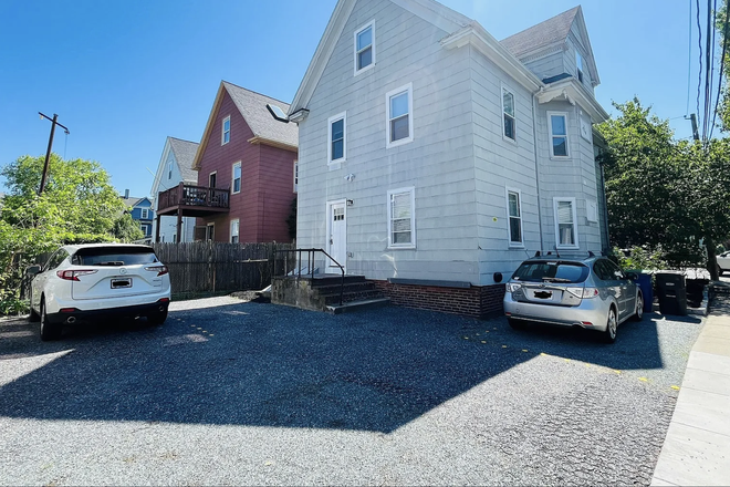 Parking behind - Davis 1B1B in a 4B4B - Furniture optional and no broker's fees! Apartments