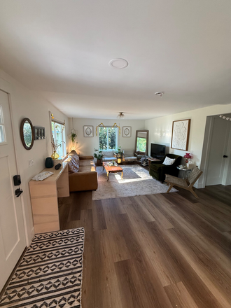 Living room 1 - Newly Renovated, Fully Furnished: 7 bedroom 3 full bathroom house (2 rooms open) ALL GIRLS