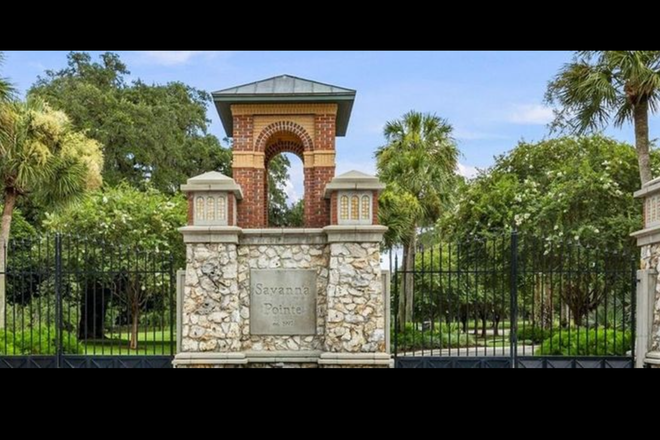 Gated Community Entrance - Savanna Pointe, gated community by Paines Pairie, luxury cottage, 2 car garage, 8 minutes from UF