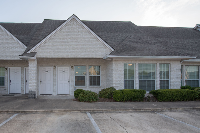 Outside - Townhome Style Apartment (in South Hampton Court), about a 10 minute drive to main campus