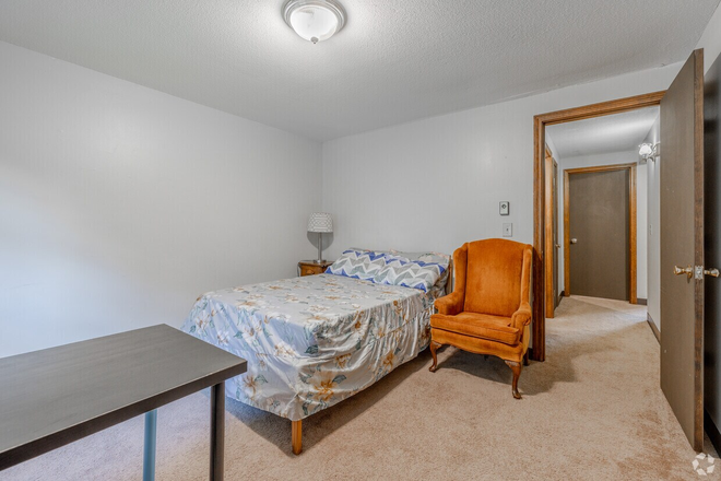 Bedroom - Lantern Court Apartments