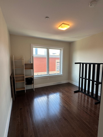 Bedroom - Spacious private bedroom in the South End