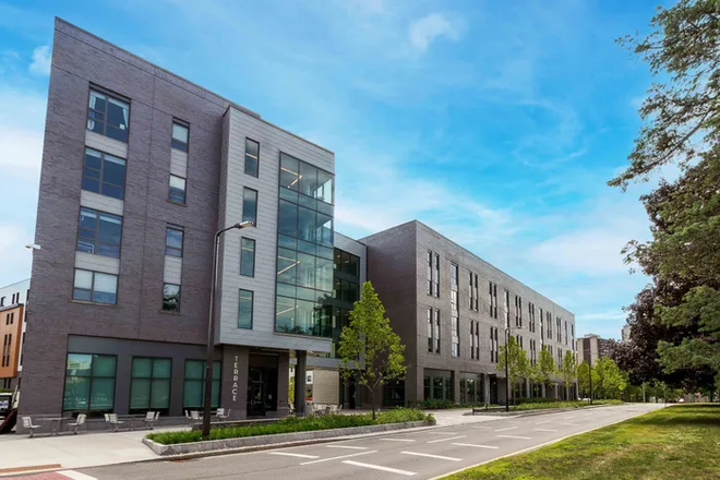 Streetview - Fieldstone Apartments