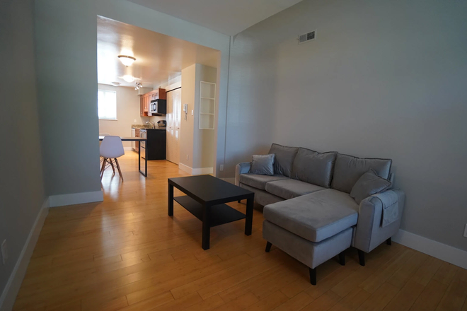 Living Room - 609 Westgate Ave D, 63130 Condo