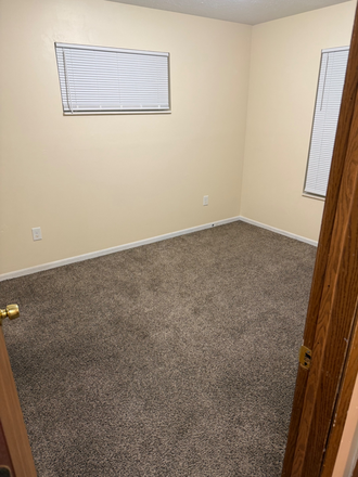 Bedroom - 4 bedroom 1.5 bathroom close to CWRU