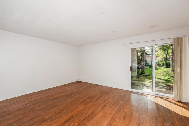 Living Room - Sheridan Park Townhouse