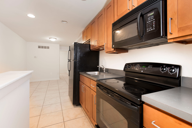 Kitchen 1 - 1740 North Sydenham Street Apartment A