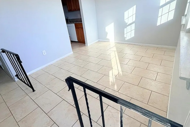 Dining Area - 3-Bedroom Townhouse