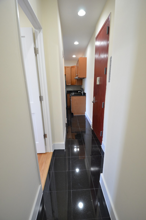 109 - 3 bedroom apartment Walking distance From Campus ! Full Brokerage fee paid by landlord !