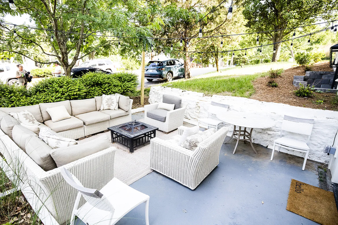 Outdoor sitting area. It has since been fenced in and has more privacy! - 12 South 3BR/2BA - fully furnished with two parking spots and private courtyard Apartments
