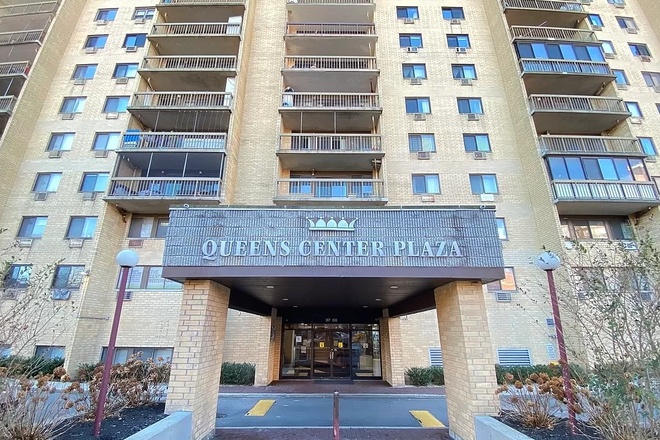 Entrance - Queens Condo - 2 bedroom & 1bath/spacious living room & kitchen/Looking for a roommate