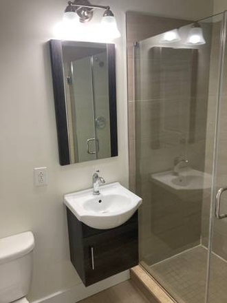 Private Bathroom - Furnished room w/ utilities for $899/month on Walnut St Apartments