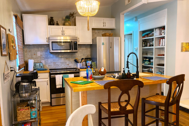 Kitchen appliances and open shelving - $200 first month discount-Dog-Friendly 3BR 1Bath House-Fenced Yard, Parking & Laundry Furnished/not.