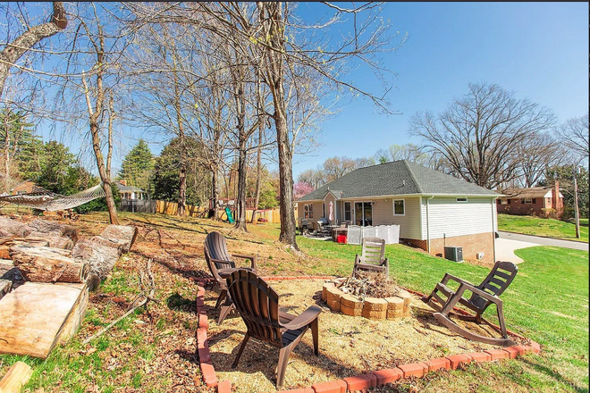 Backyard with Fire Pit area - Very Nice Furnished Home with 3 Available rooms