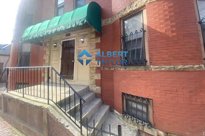 Exterior - Cute 2 Bedroom off of Columbus!! Laundry in Unit!!