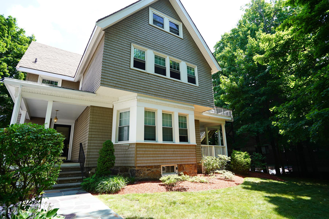 1 - NO BROKER FEE! - Sept 2025-Awesome&BIG Brighton 3 bed. undergrad Ok! Cat OK!