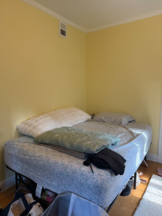 Bedroom - Furnished Room for Summer Sublet in Foxhall Village/Georgetown Area Townhome