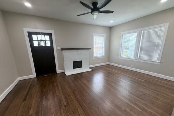 Living Room - Fully Renovated 2BR/2BA Home | Two Ensuites | Near Rice, UH & Medical Center