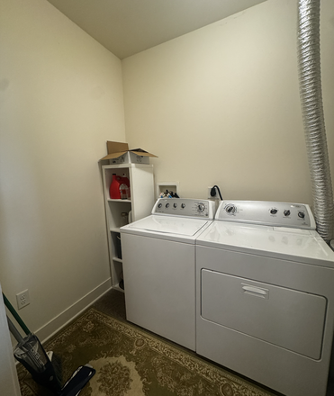 Laundry unit - Views on Vine Apartments