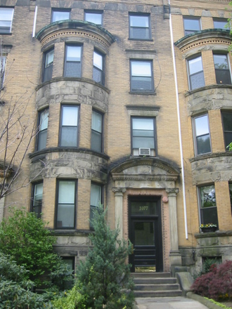Visit [web address removed] - Gorgeous one bedroom, with full kitchen, across from St Mary's T stop Apartments