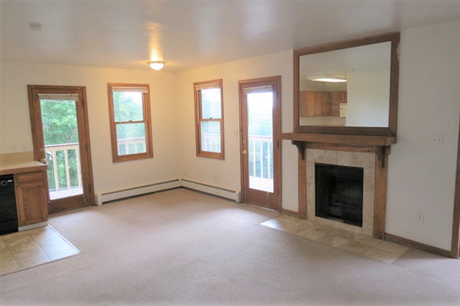 1085 Marine - 1085 Marine St. (3BR/ 1.5 BA) Apartments