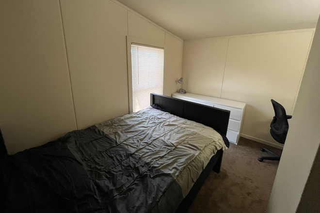 bedroom - Puffton Village Spring Sublet Townhome
