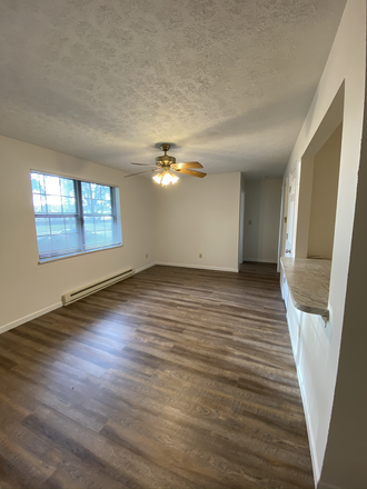 Living Room - 422 S Grant Street Apartments