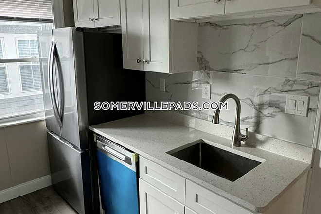 Kitchen - Practically on Campus Rooms For Rent! Apartments