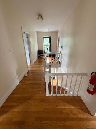 Foyer - 5 Bed 2 bath near campus!!