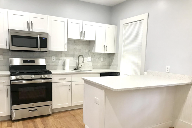 living - LOCATION!! BEAUTIFUL 3 BED/2 BATH WITH IN-UNIT LAUNDRY! 9/1/26!!!