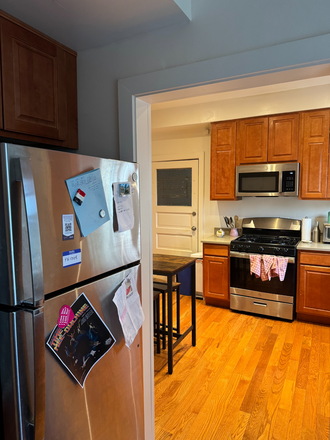 Shared kitchen - Summer Sublet Close to Campus Apartments