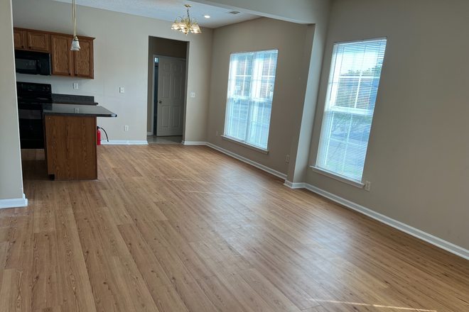 Living Room and Kitchen - House, 3BR, 3 BA