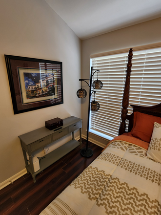 Master bedroom - Corporate Lodging Townhome