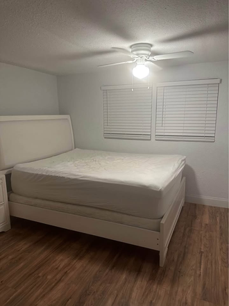 Furnished Bedroom - Furnished Bedroom in Chill Central St. Pete House – $900/mo