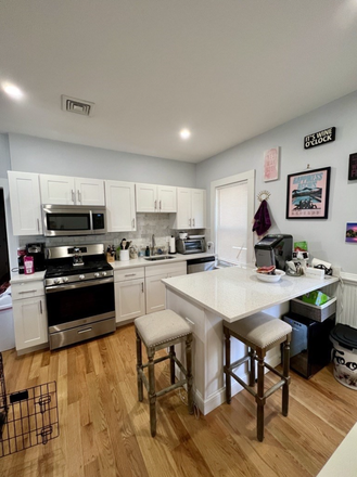 living - LOCATION!! BEAUTIFUL 3 BED/2 BATH WITH IN-UNIT LAUNDRY! 9/1/26!!! Apartments