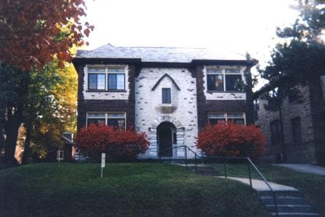 7222 Building - 7222 Forsyth 2Bed/2Bath - Very close to main campus