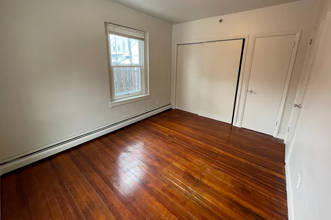 Bedroom with ample closets - 1BR apt-Spring St-Princeton
