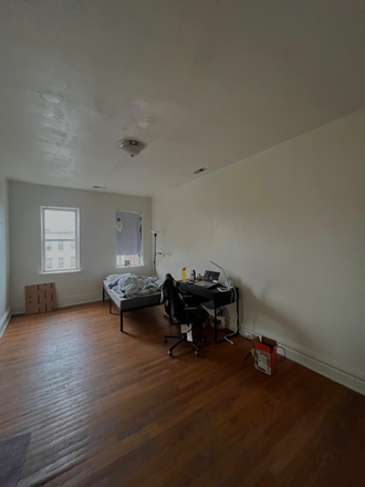 Bedroom that is going to be shared with me - Apartment with 2 Bed/2 Bath