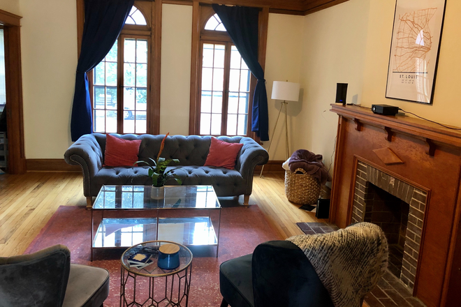 Living room - Beautiful Four bedroom 2 bath in historically renovated 8 family building