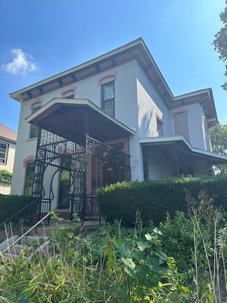 Building Exterior - Spring  Available!! 1-2 Bed First Floor Unit in Historic Building