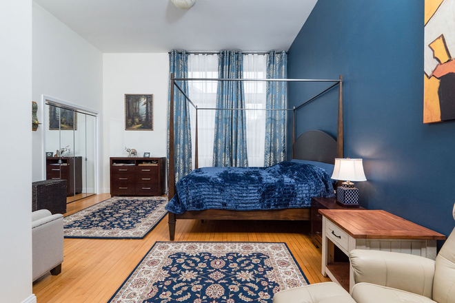 Bedroom #1 - Perfect for Roommates or Family, Fully Furnished, Easy commute, Condo