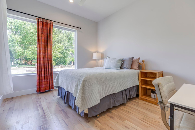 Downstairs Guest Bed 1 - Shared 4-bed/4-bath in North Nashville (2 Furnished and 1 Unfurnished Rooms, 2 w/ private bath) House