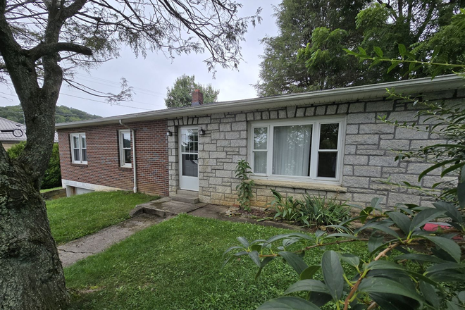  - Charming Ranch Right Off W King Street!