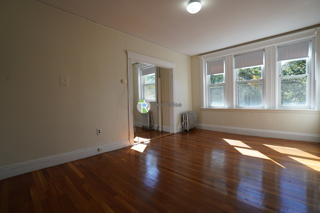 11 - AVAIL JAN 1st or NOW w/ NO FEE! - Incredible Fenway RENOVATED Studio, H/HW inc. Apartments