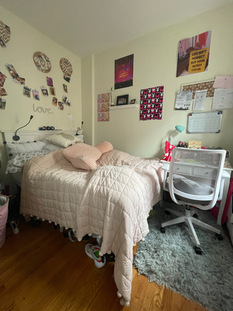 . - 3 Bed / 1 Bath w/HEAT + HOT WATER INCLUDED avail. 9/1 Apartments