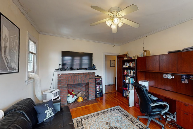 1 - Spacious 1 Bed Split Near BU | Heat Included Apartments