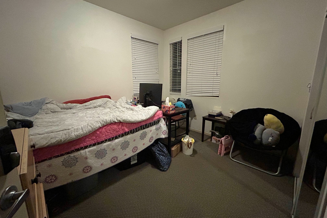 Bedroom. Does not include circle chair and coffee table. Dresser out of view - Private Bedroom, UCI Undergrad Female, Full Bed, Nearby Pool/Jacuzzi + Laundry + Study Lounge + Bus