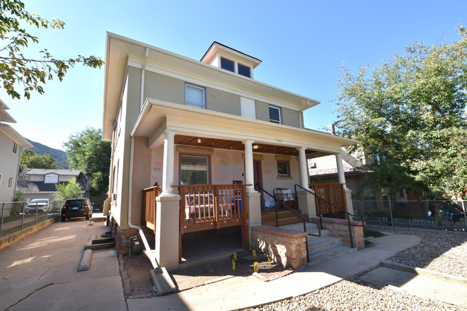 Outside View - One Bedroom Sublease for Spring 2026 — 5 min walk from campus & 2 min walk from the hill! House