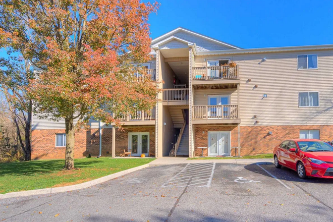 Streetview - 709 Giles Rd Two Rooms Available